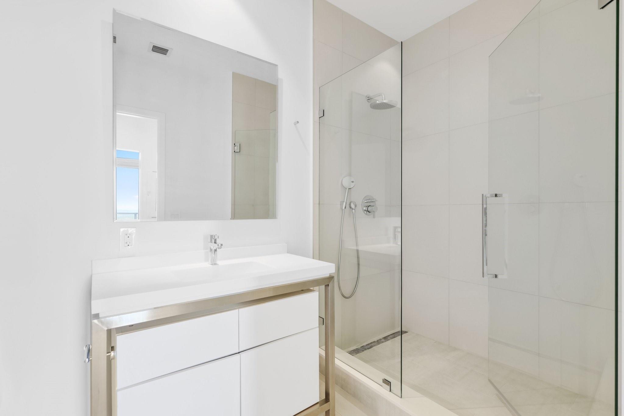 2000 Metropica Way PH01