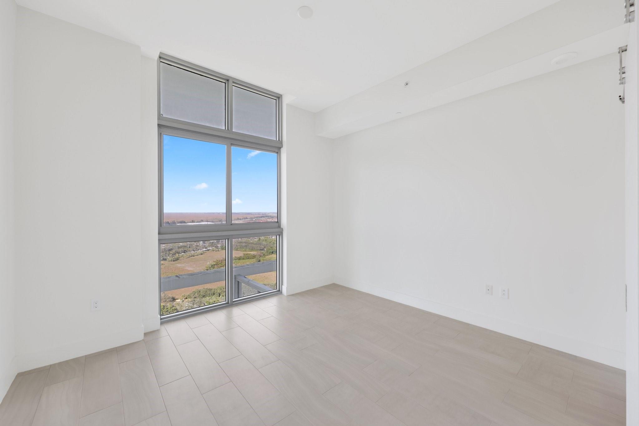 2000 Metropica Way PH01