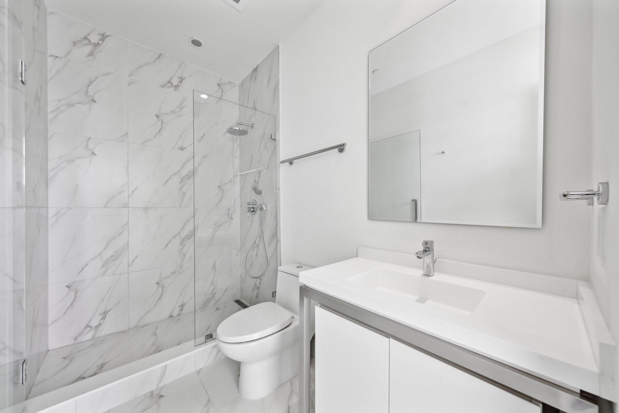 2000 Metropica Way PH08