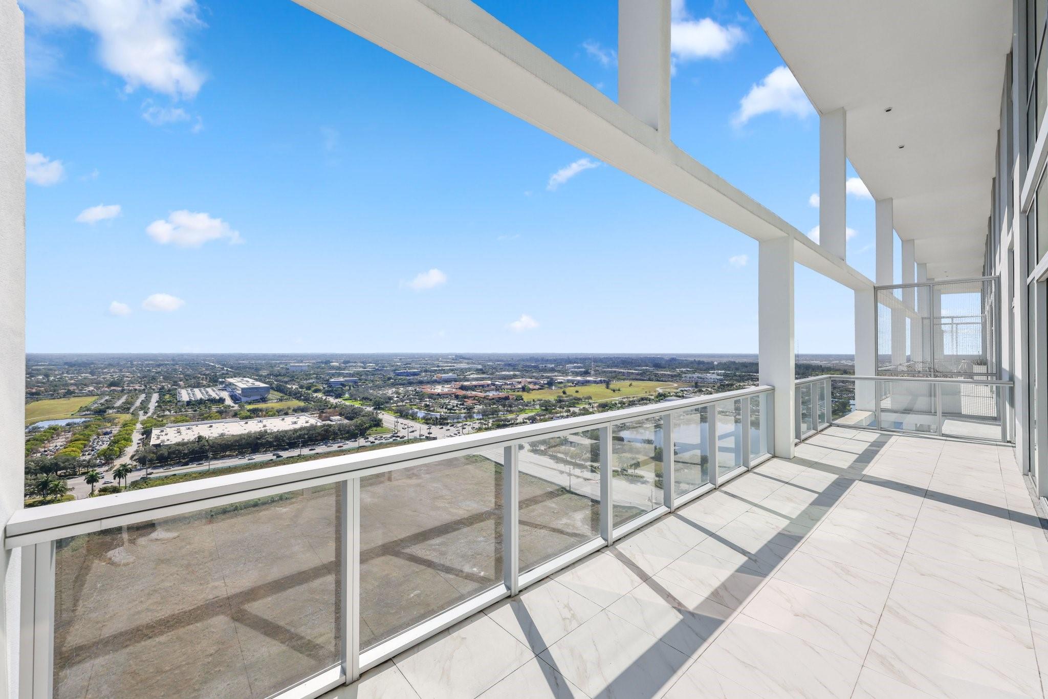 2000 Metropica Way PH08