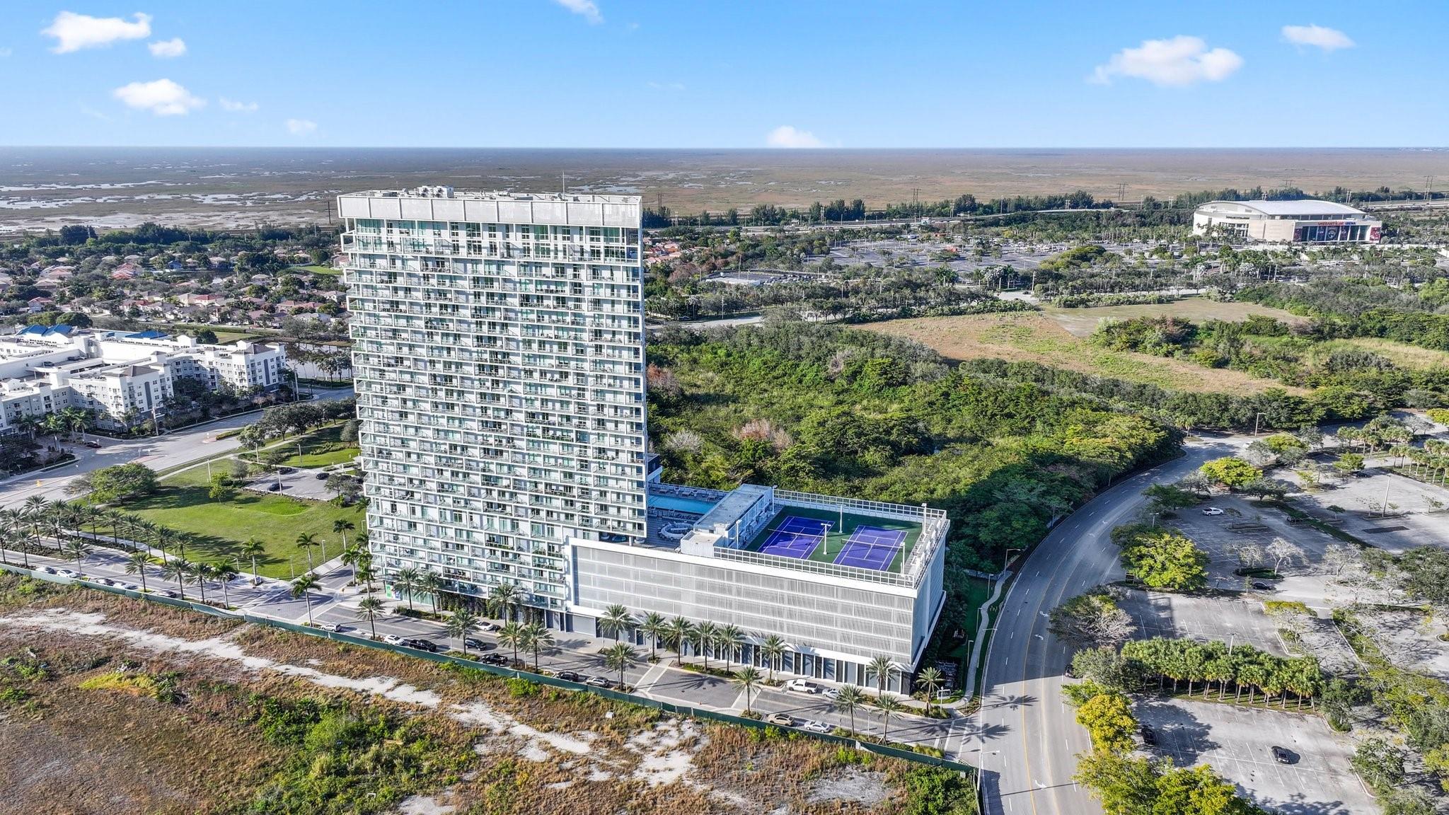 2000 Metropica Way PH08