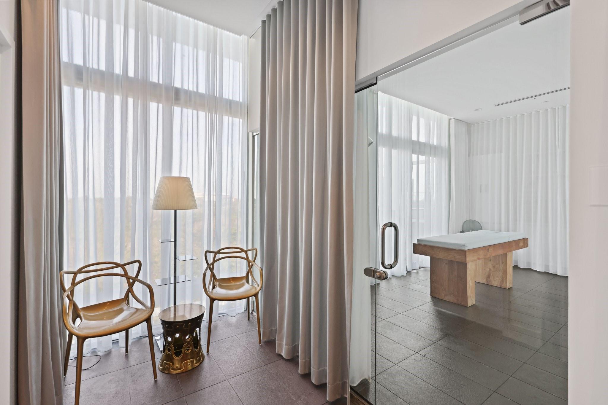 2000 Metropica Way PH09