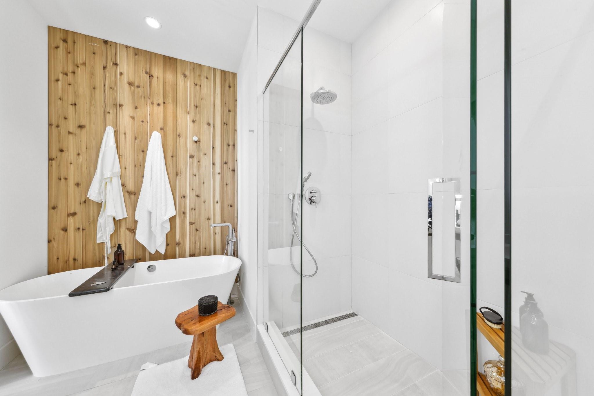 2000 Metropica Way PH09