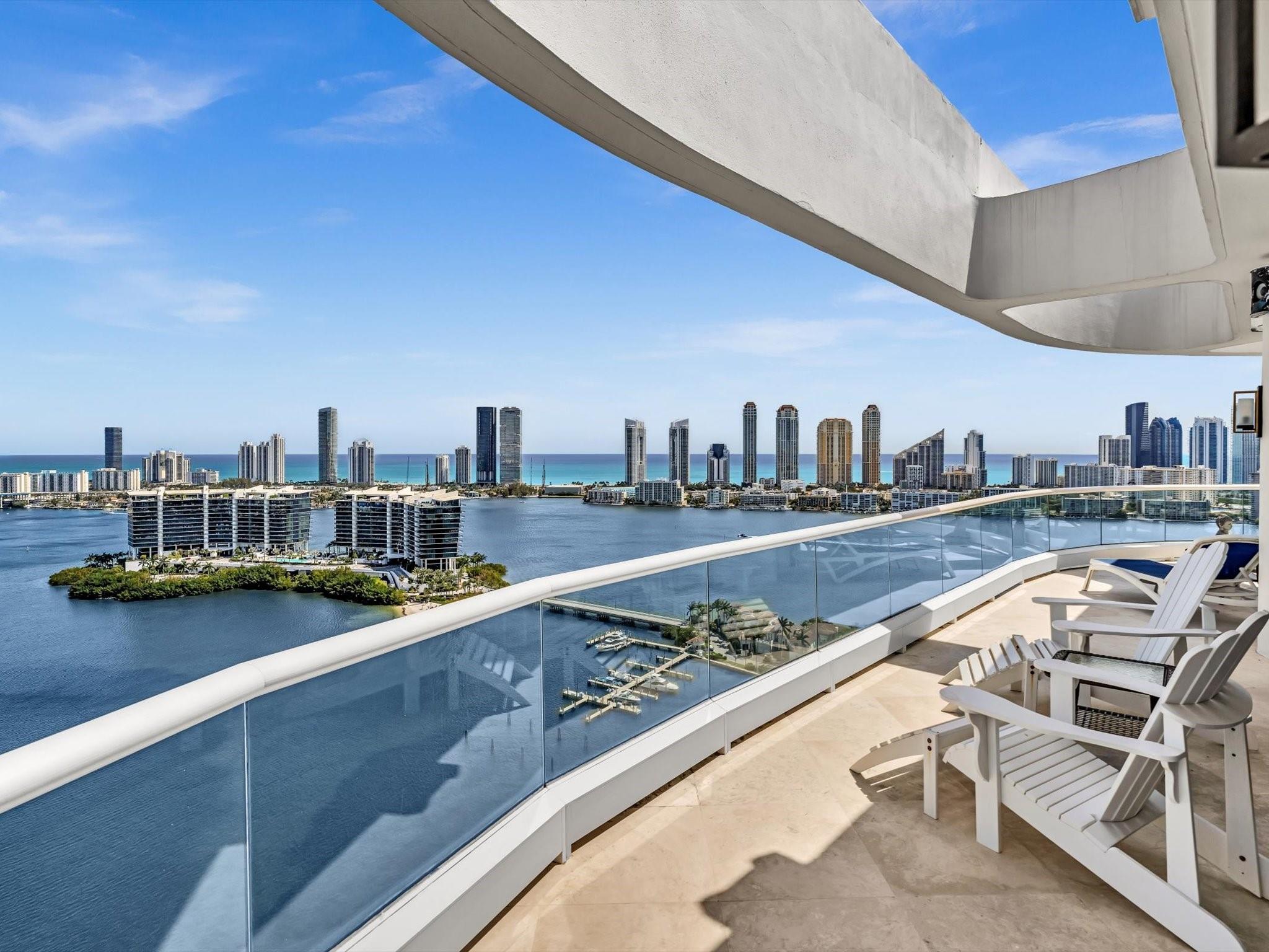7000 Island Blvd PH-06