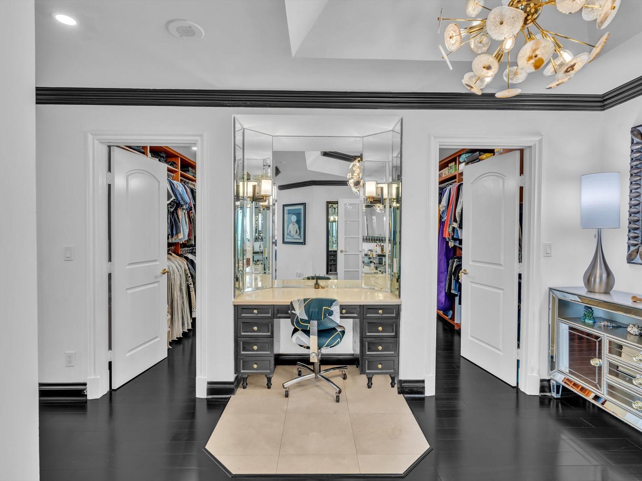 7000 Island Blvd PH-06
