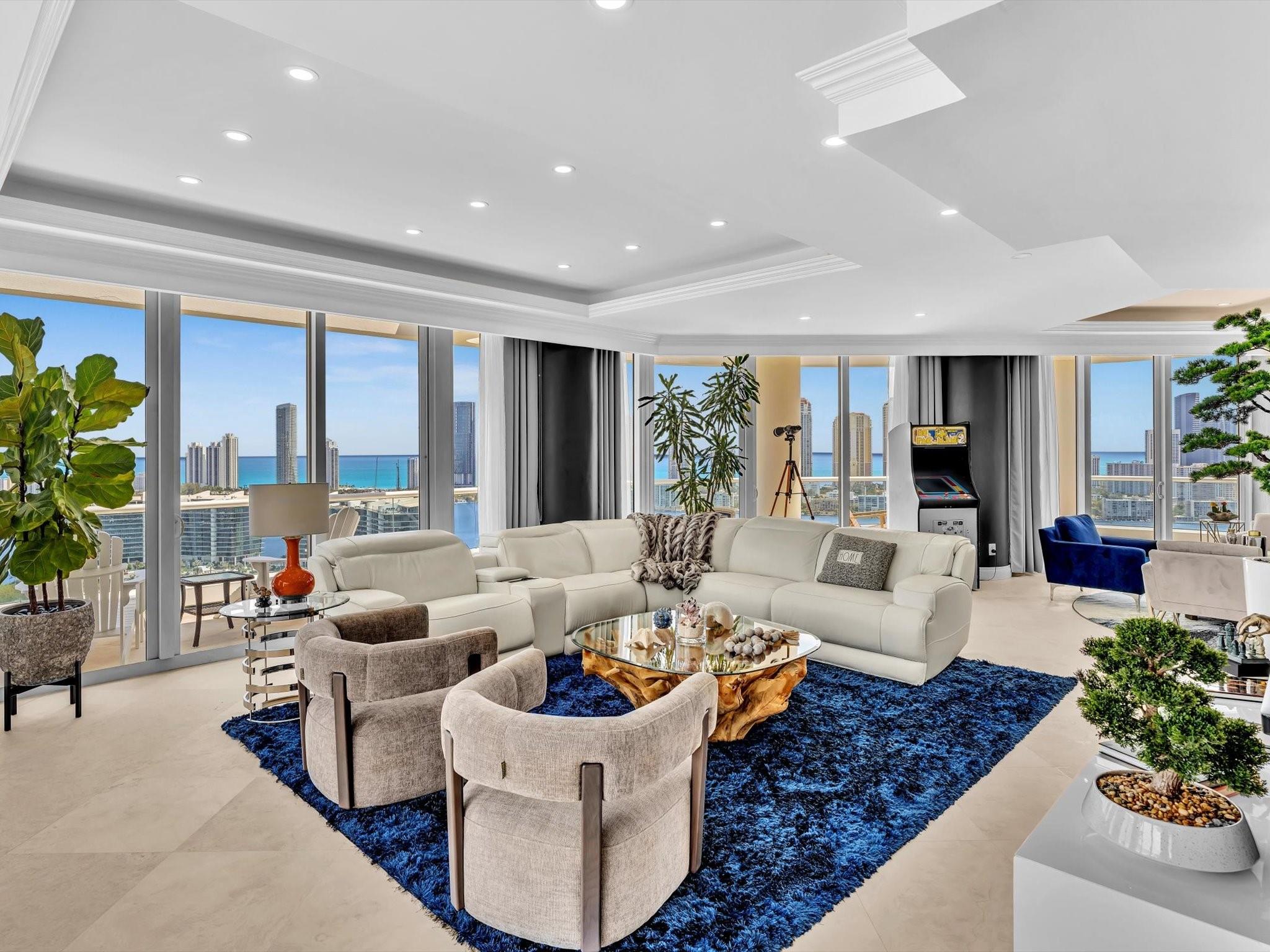 7000 Island Blvd PH-06