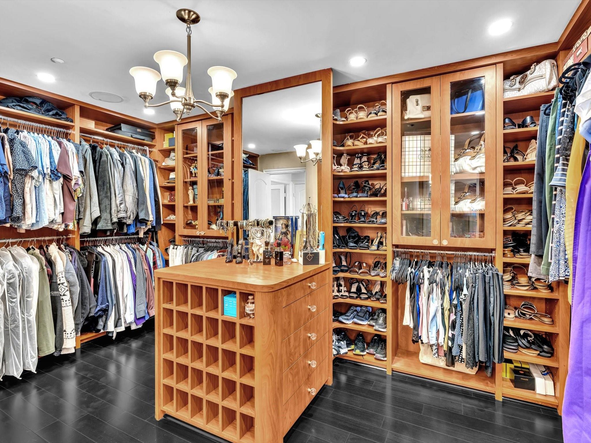 7000 Island Blvd PH-06