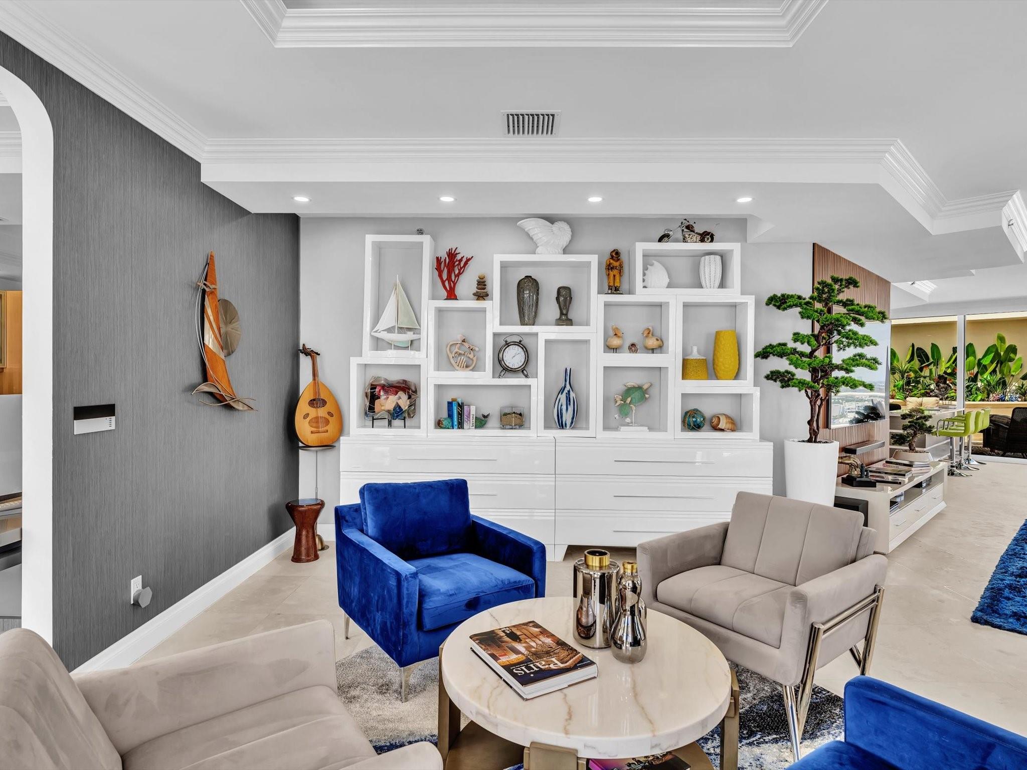 7000 Island Blvd PH-06