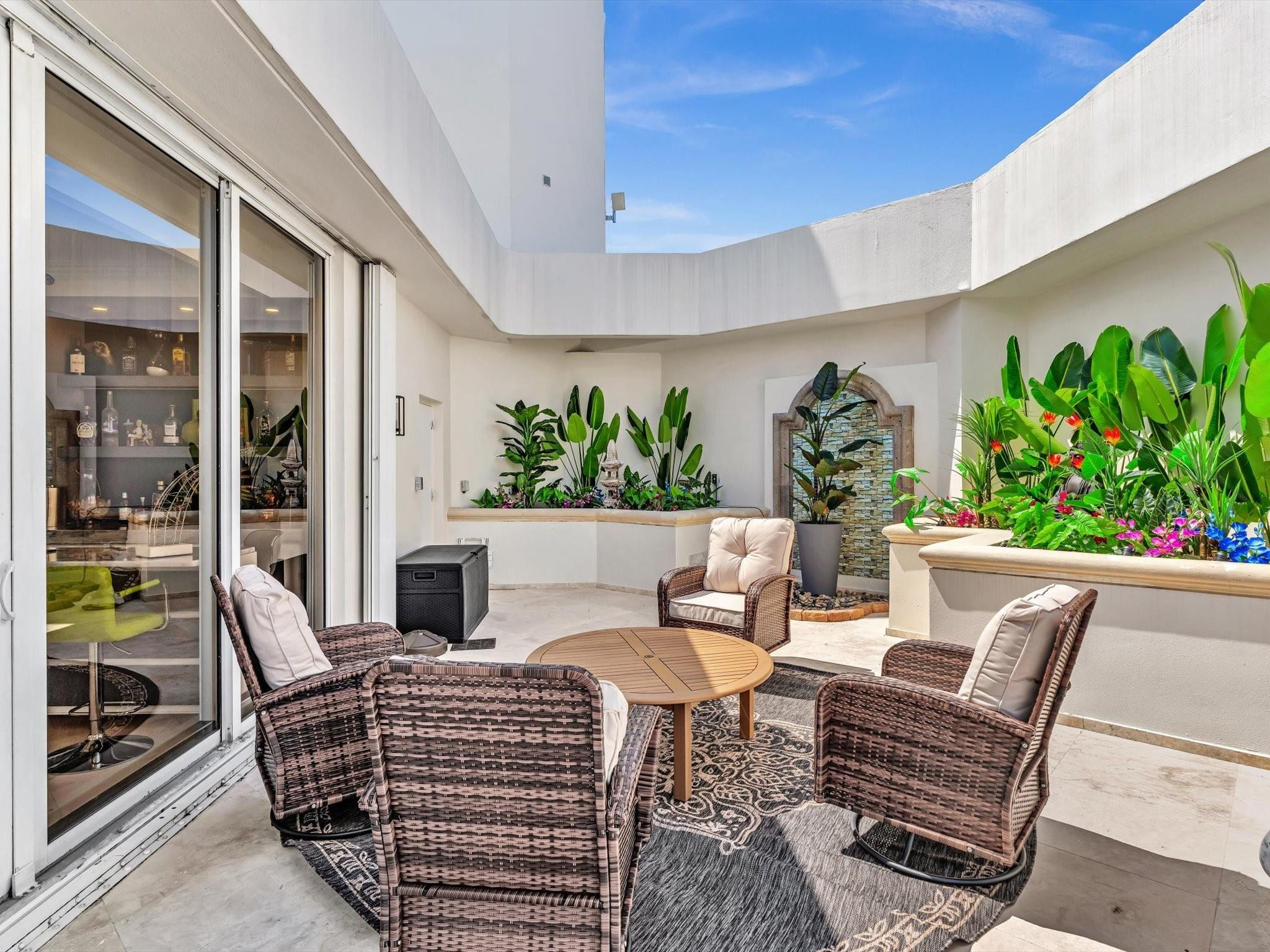 7000 Island Blvd PH-06