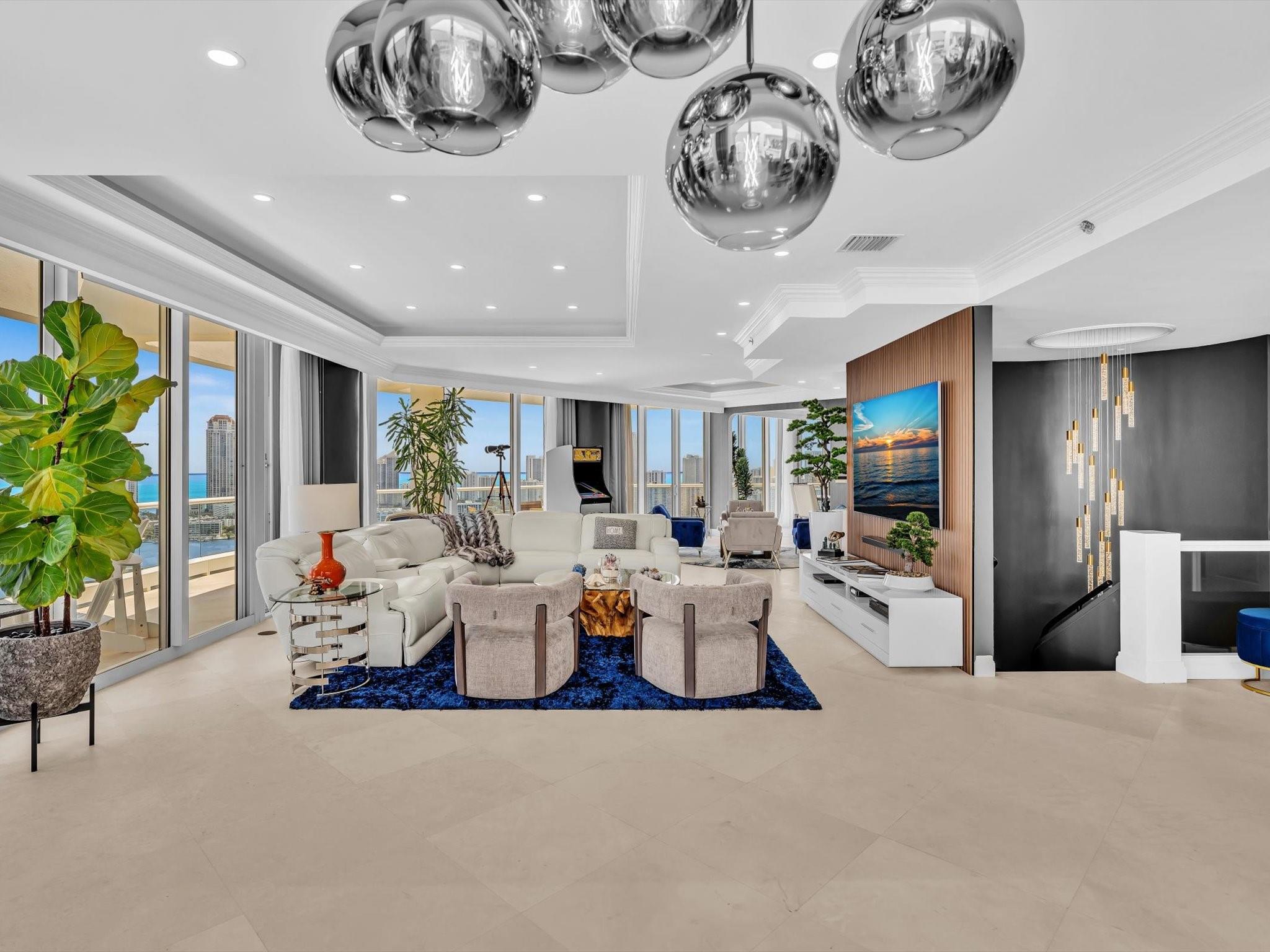 7000 Island Blvd PH-06