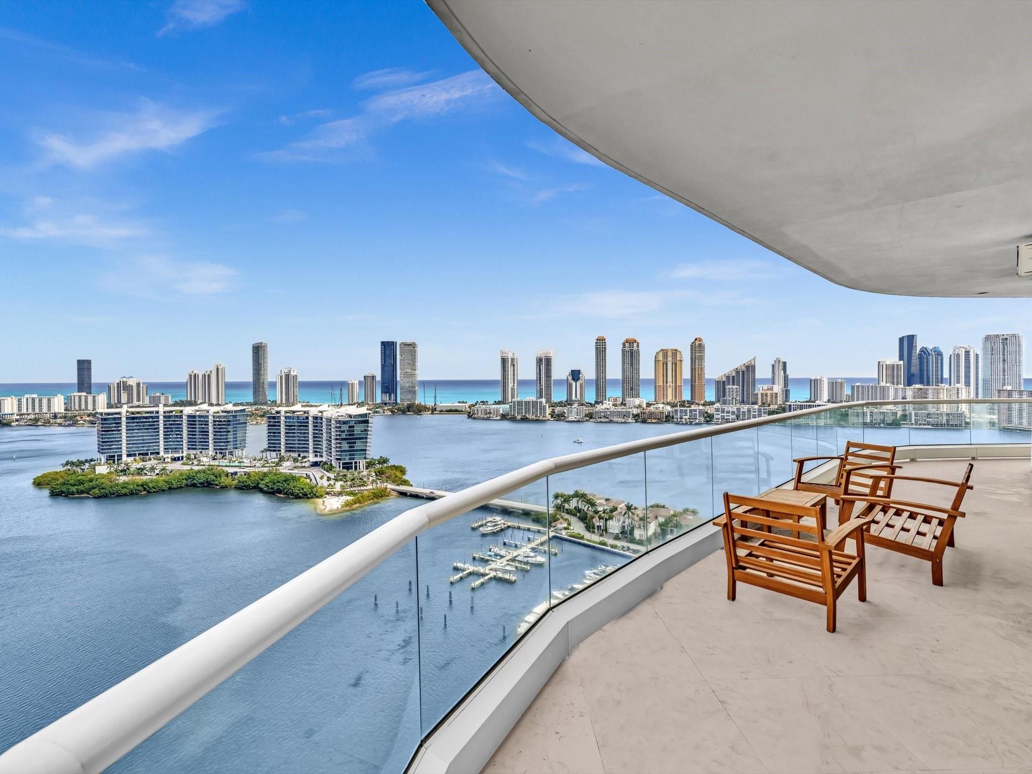 7000 Island Blvd PH-06