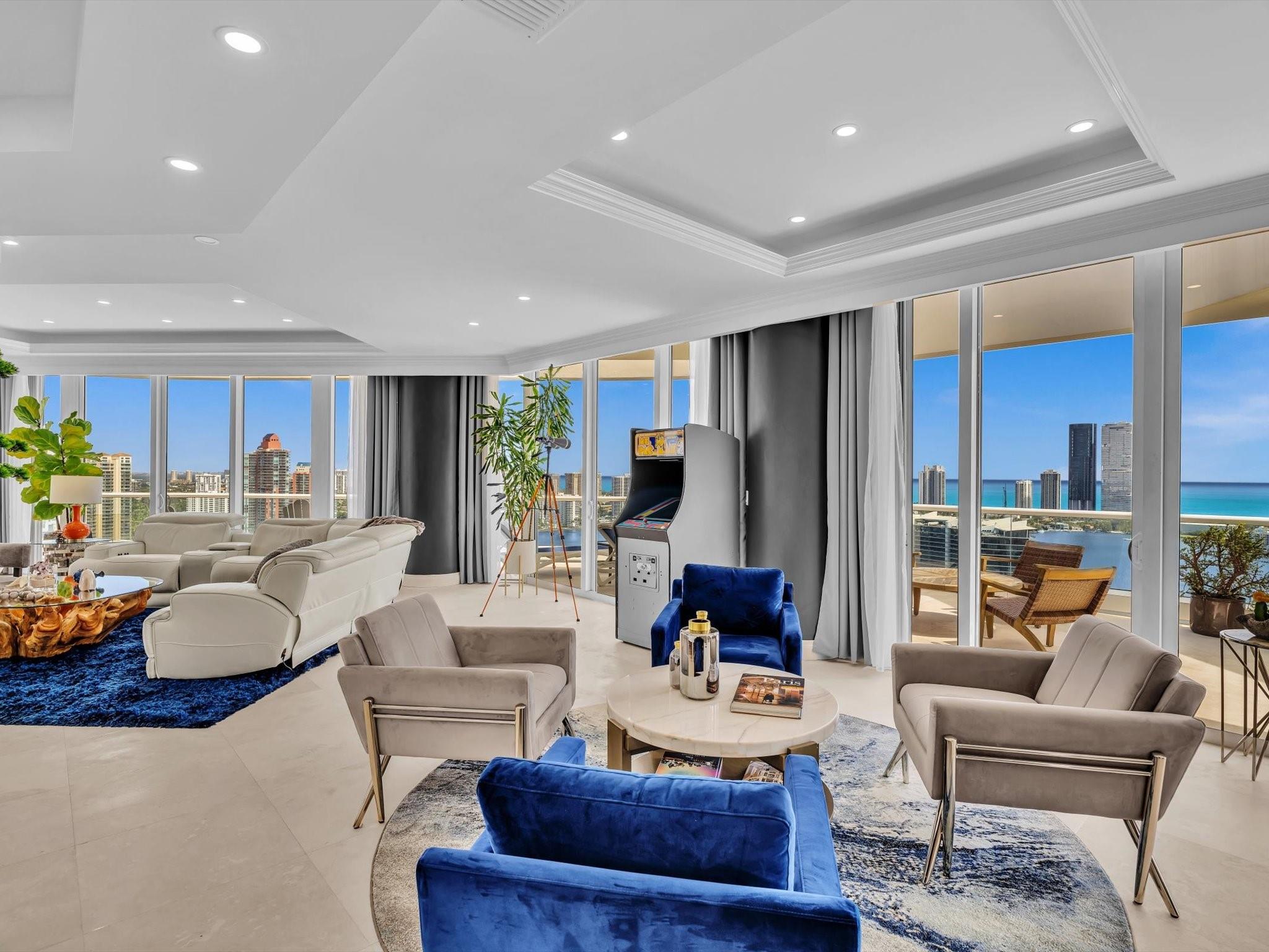 7000 Island Blvd PH-06