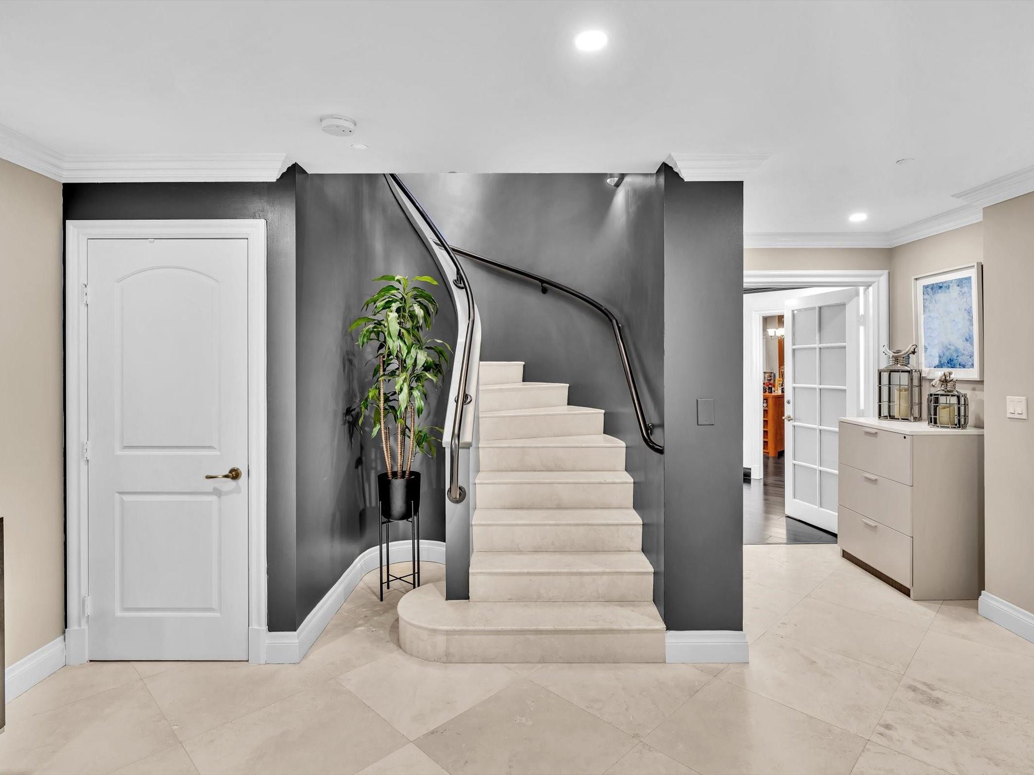 7000 Island Blvd PH-06