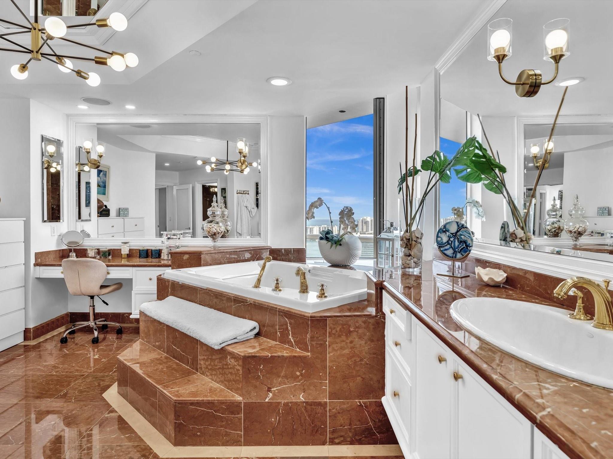 7000 Island Blvd PH-06