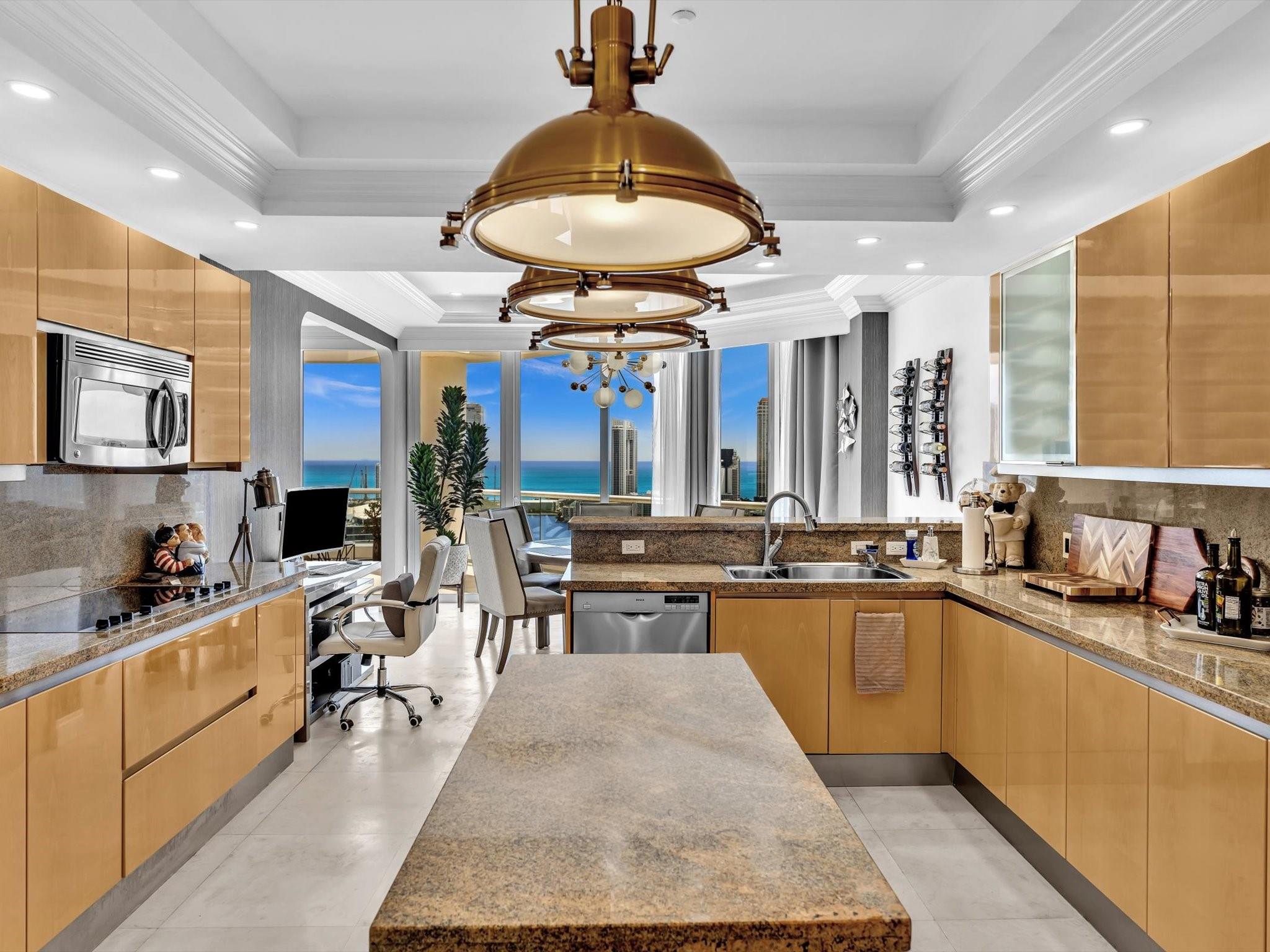 7000 Island Blvd PH-06