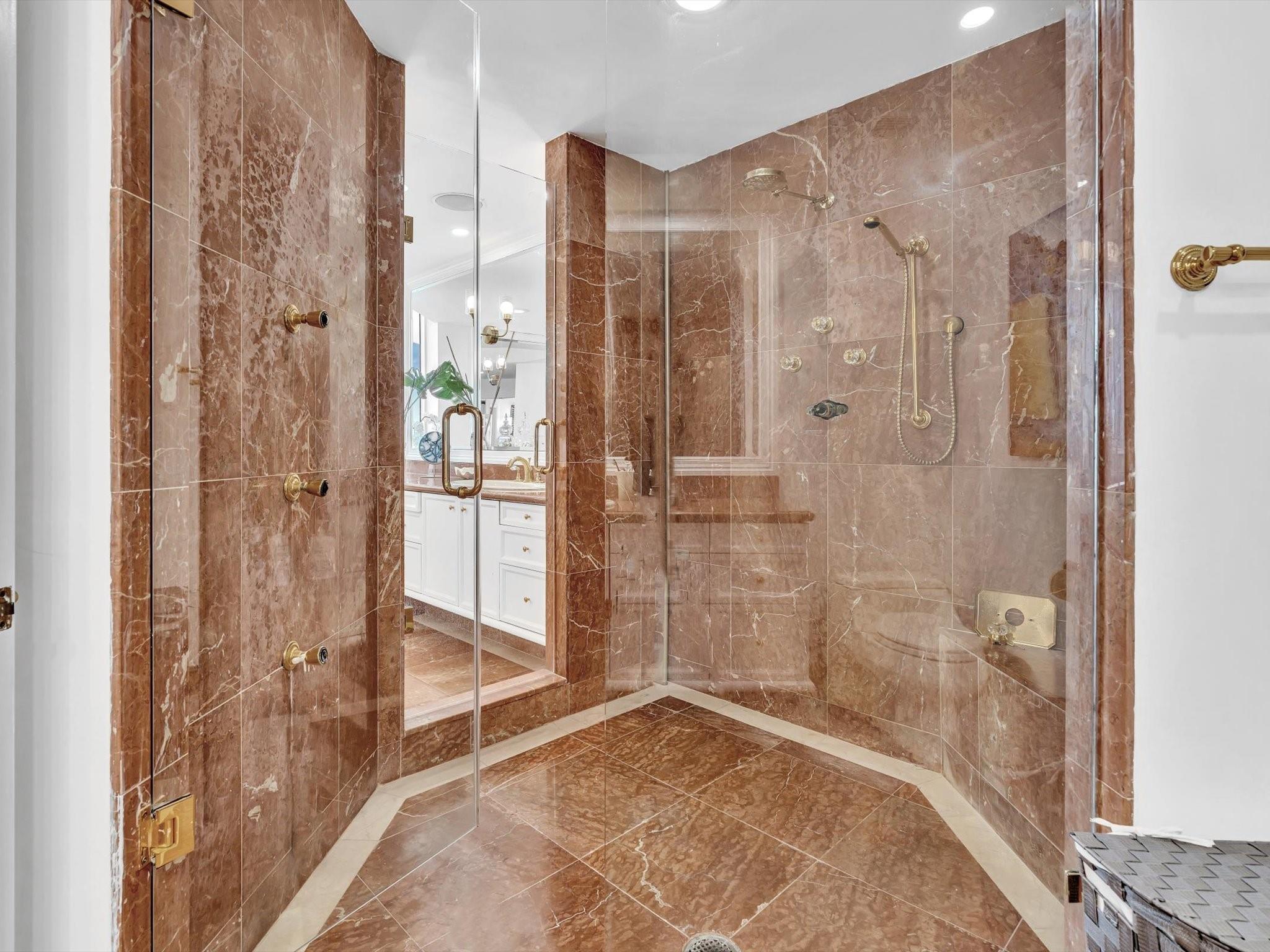 7000 Island Blvd PH-06