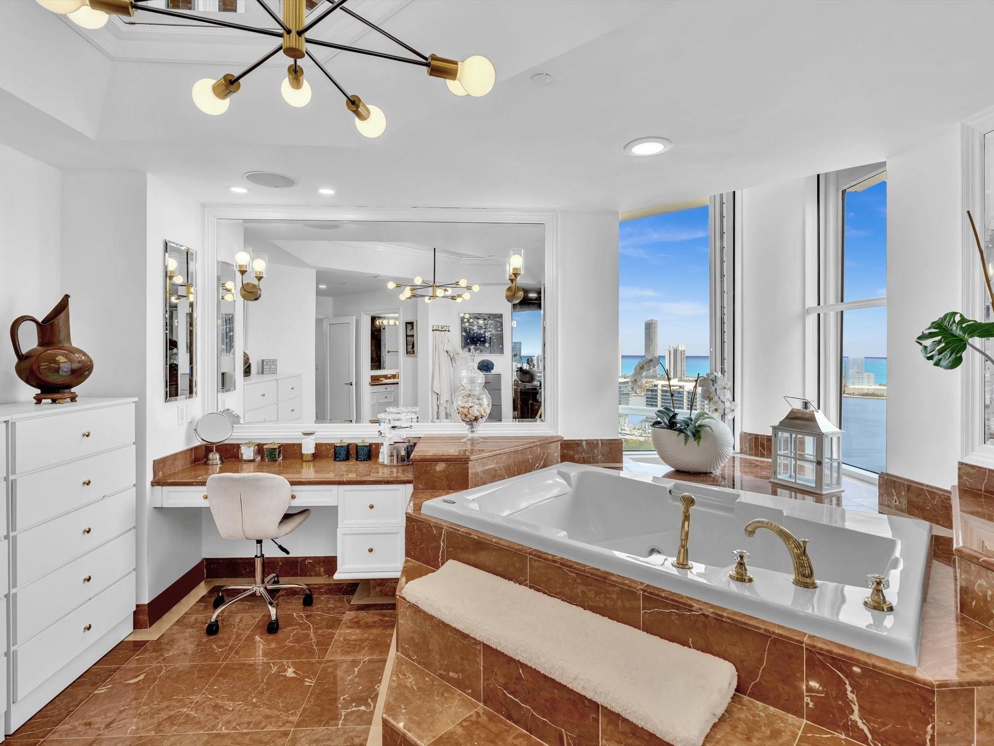 7000 Island Blvd PH-06
