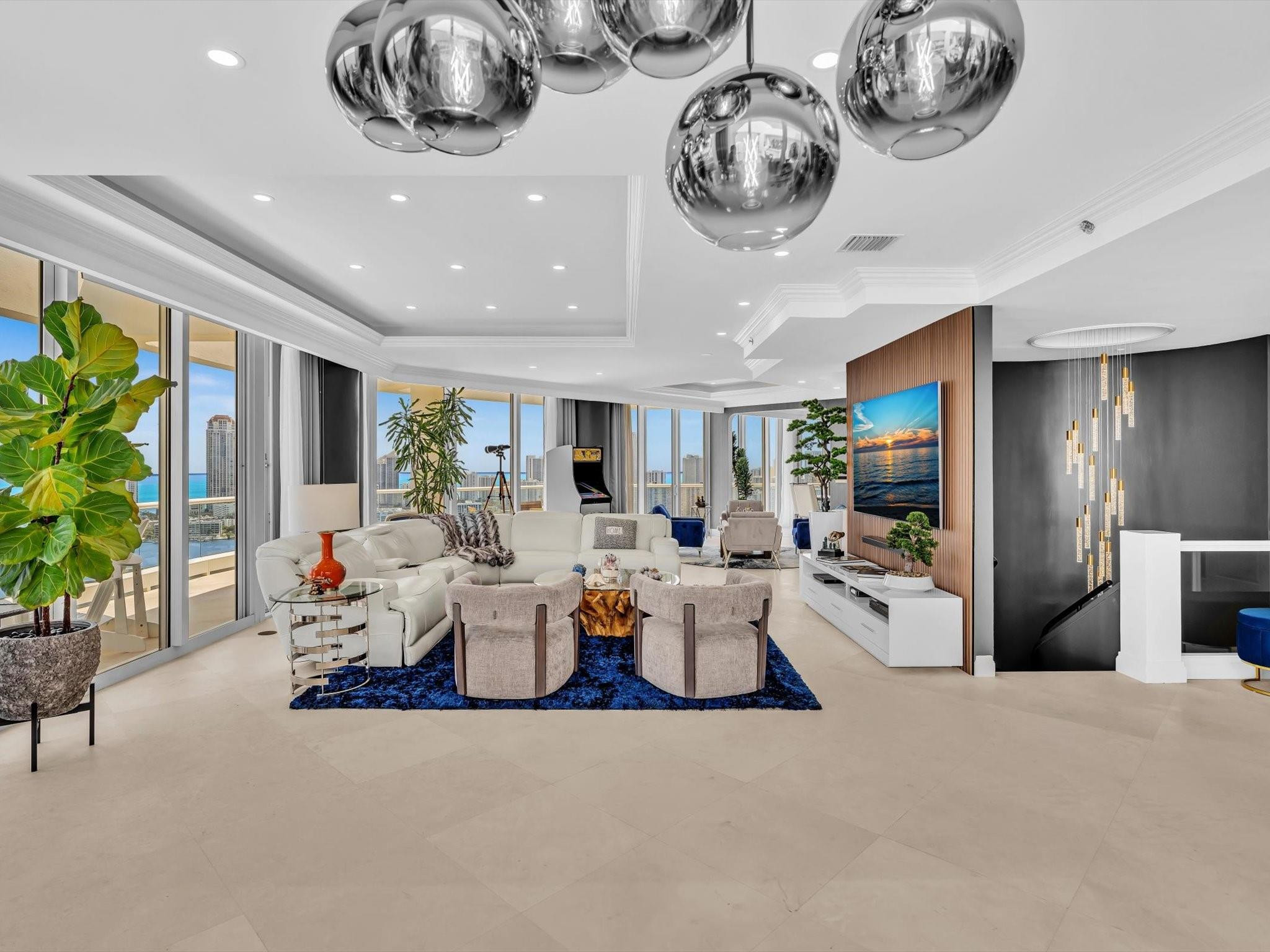 7000 Island Blvd PH-06