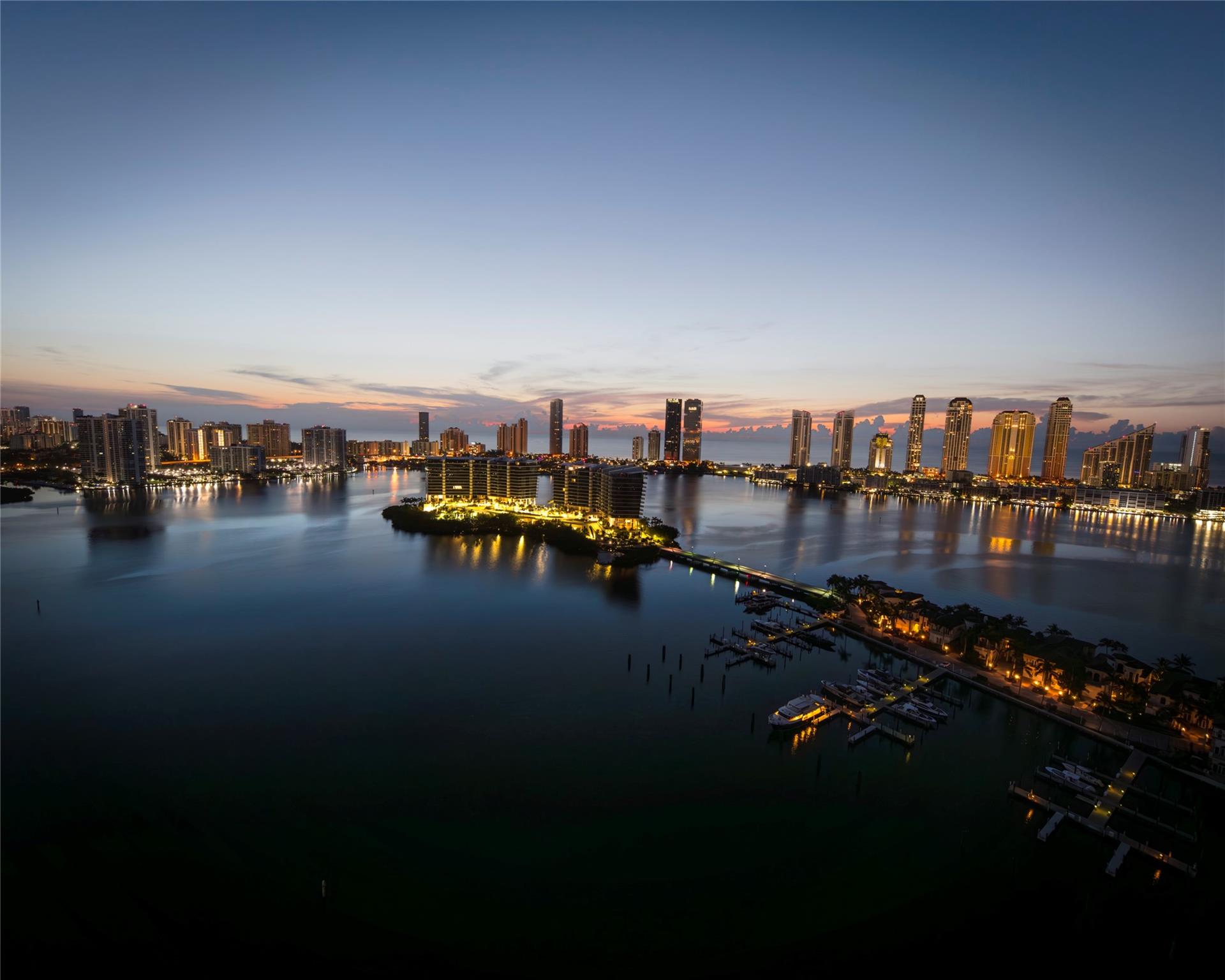 7000 Island Blvd PH-06