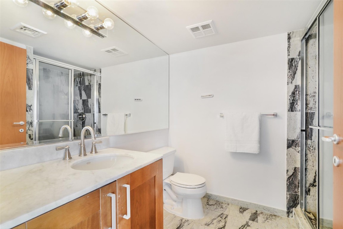 9499 Collins Ave 706