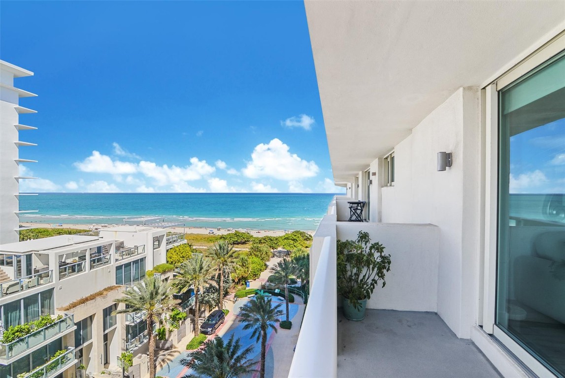 9499 Collins Ave 706