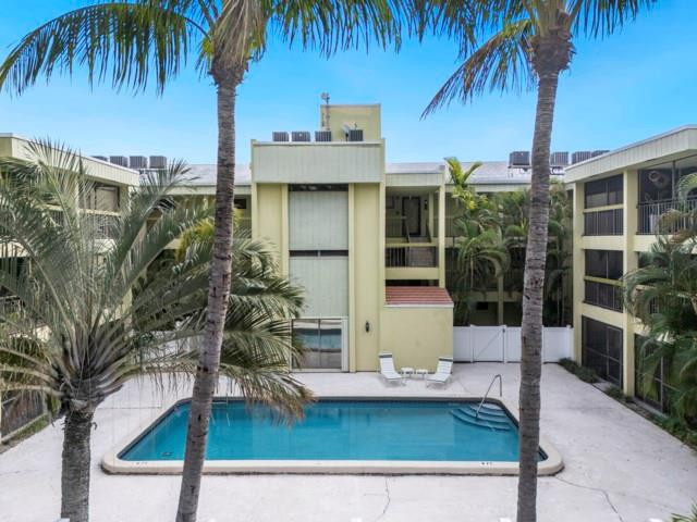 2450 NE 15th Ave 110