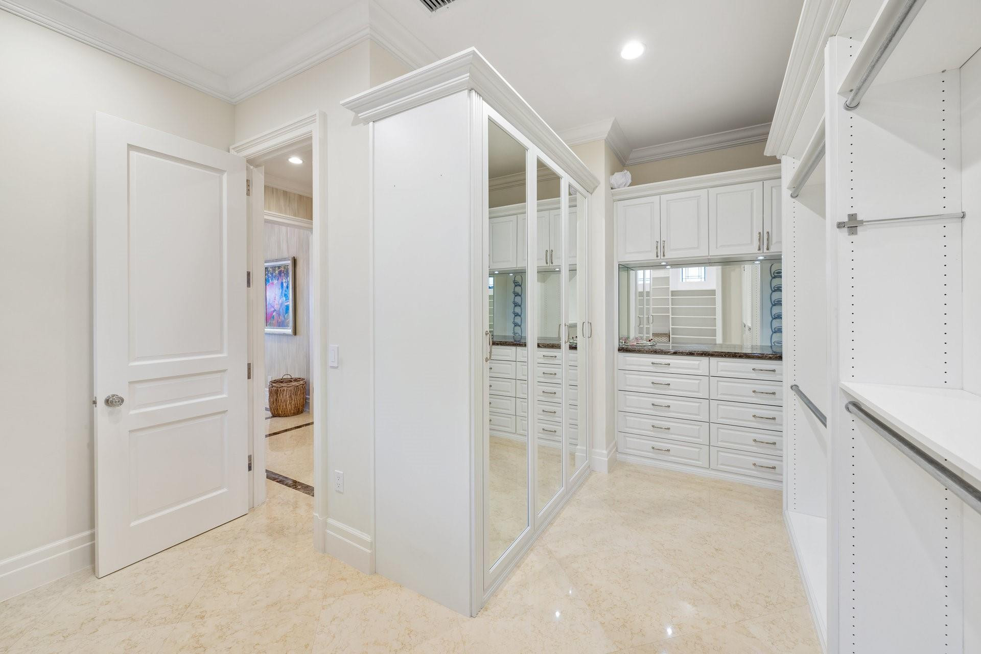 1011 Hillsboro Mile
