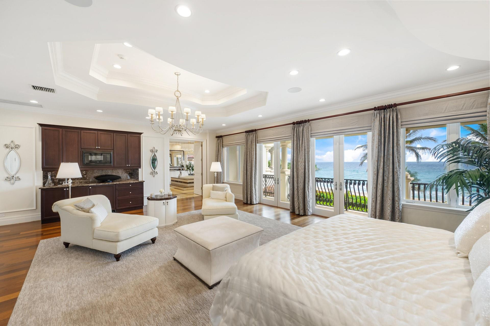 1011 Hillsboro Mile