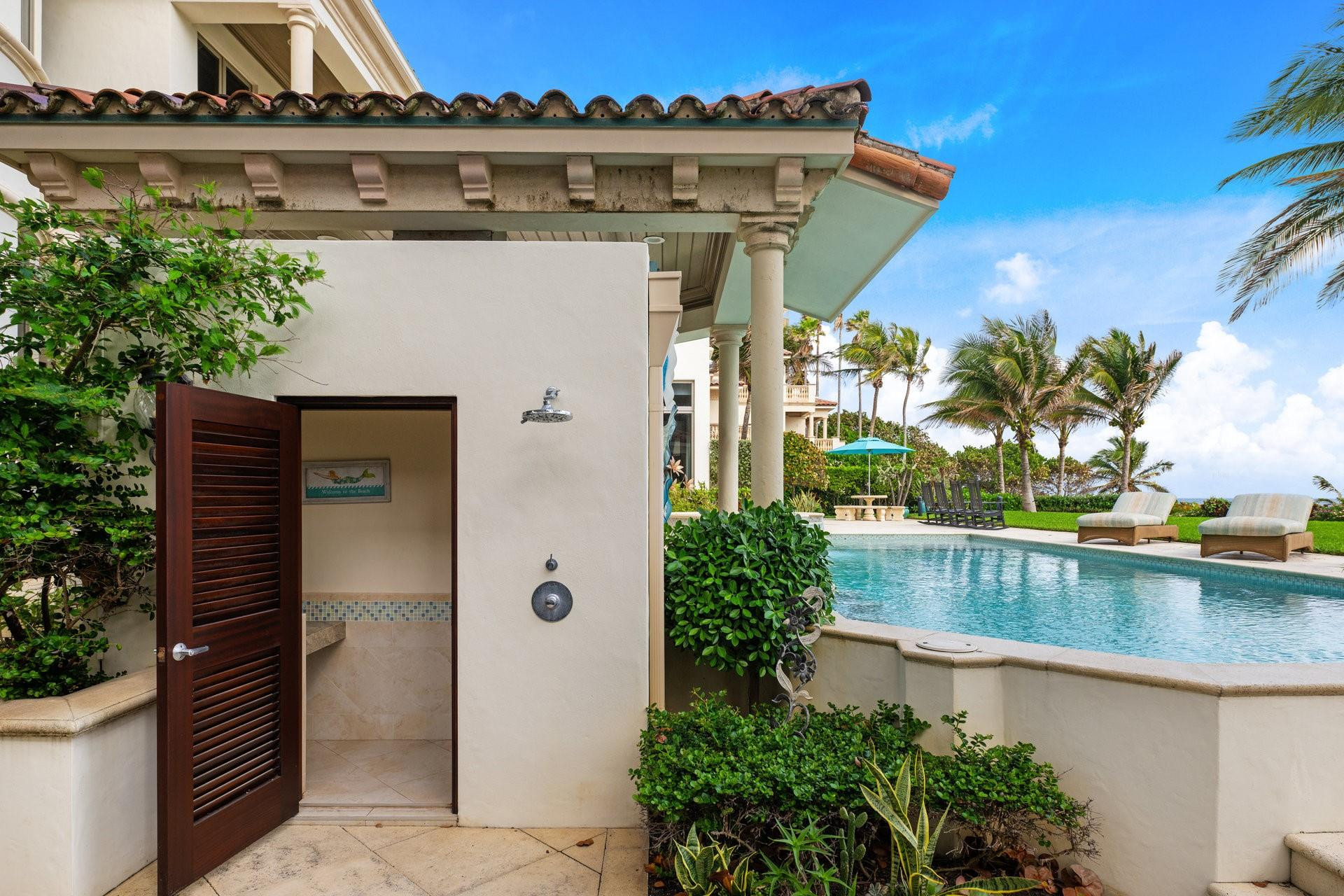 1011 Hillsboro Mile