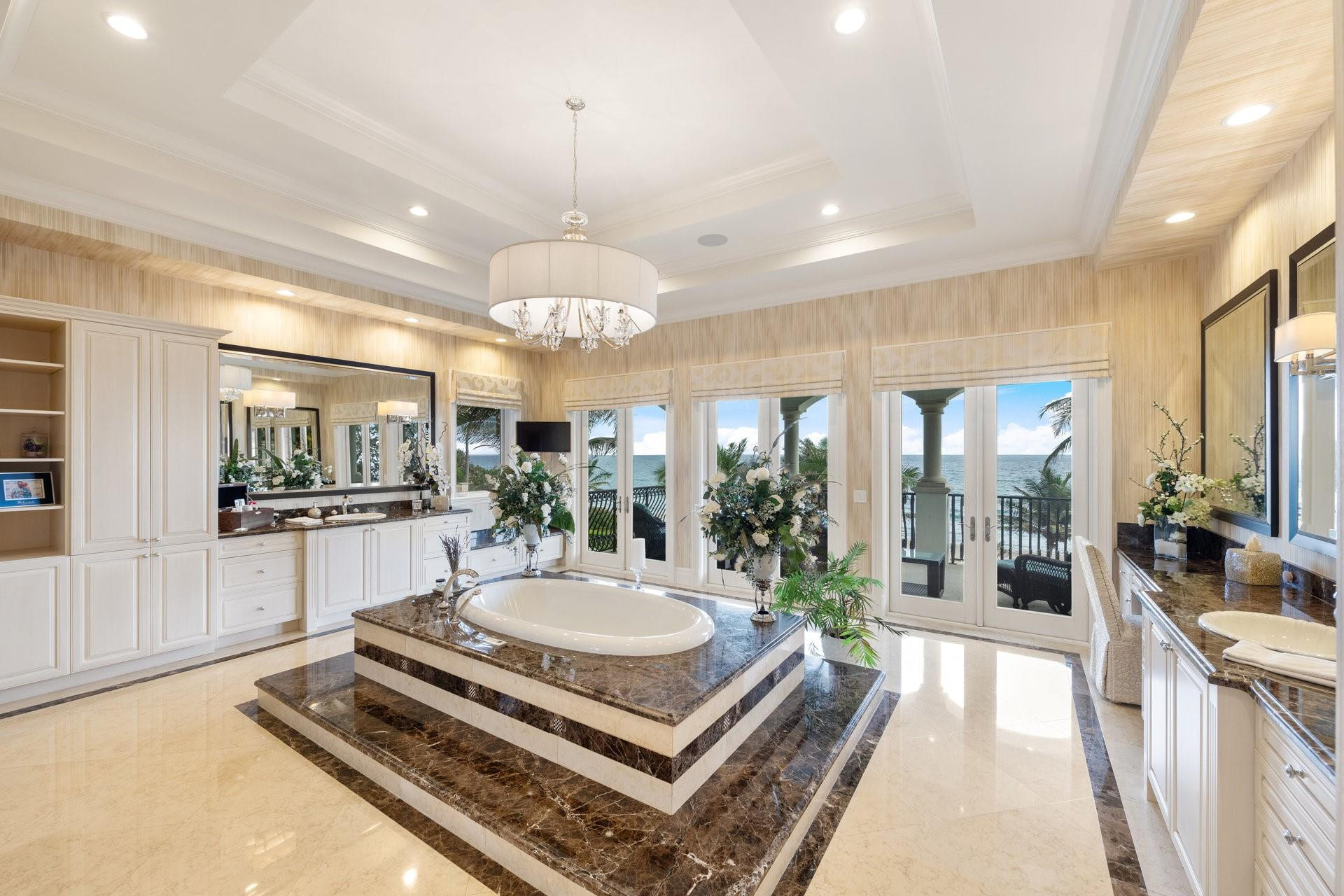 1011 Hillsboro Mile