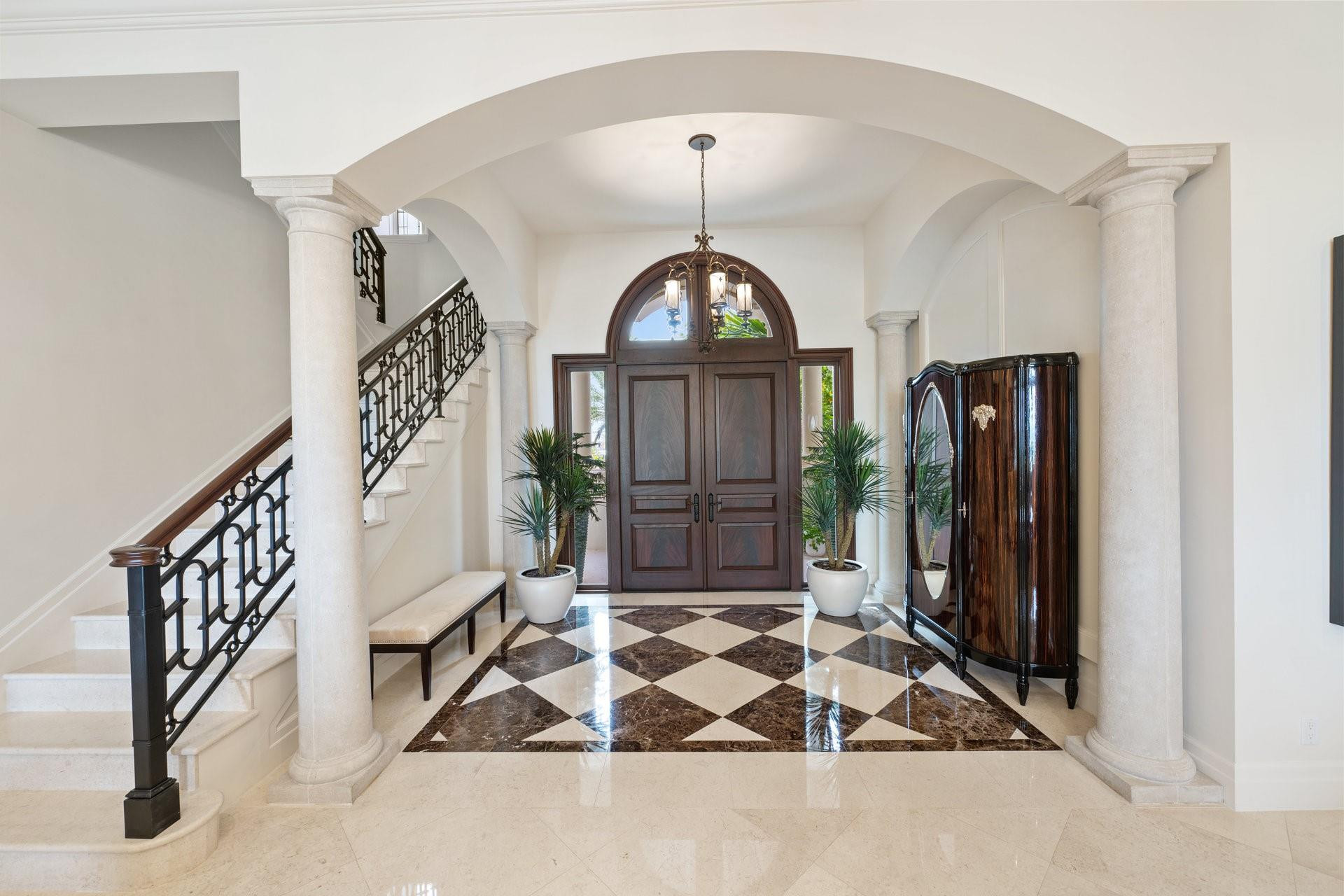 1011 Hillsboro Mile