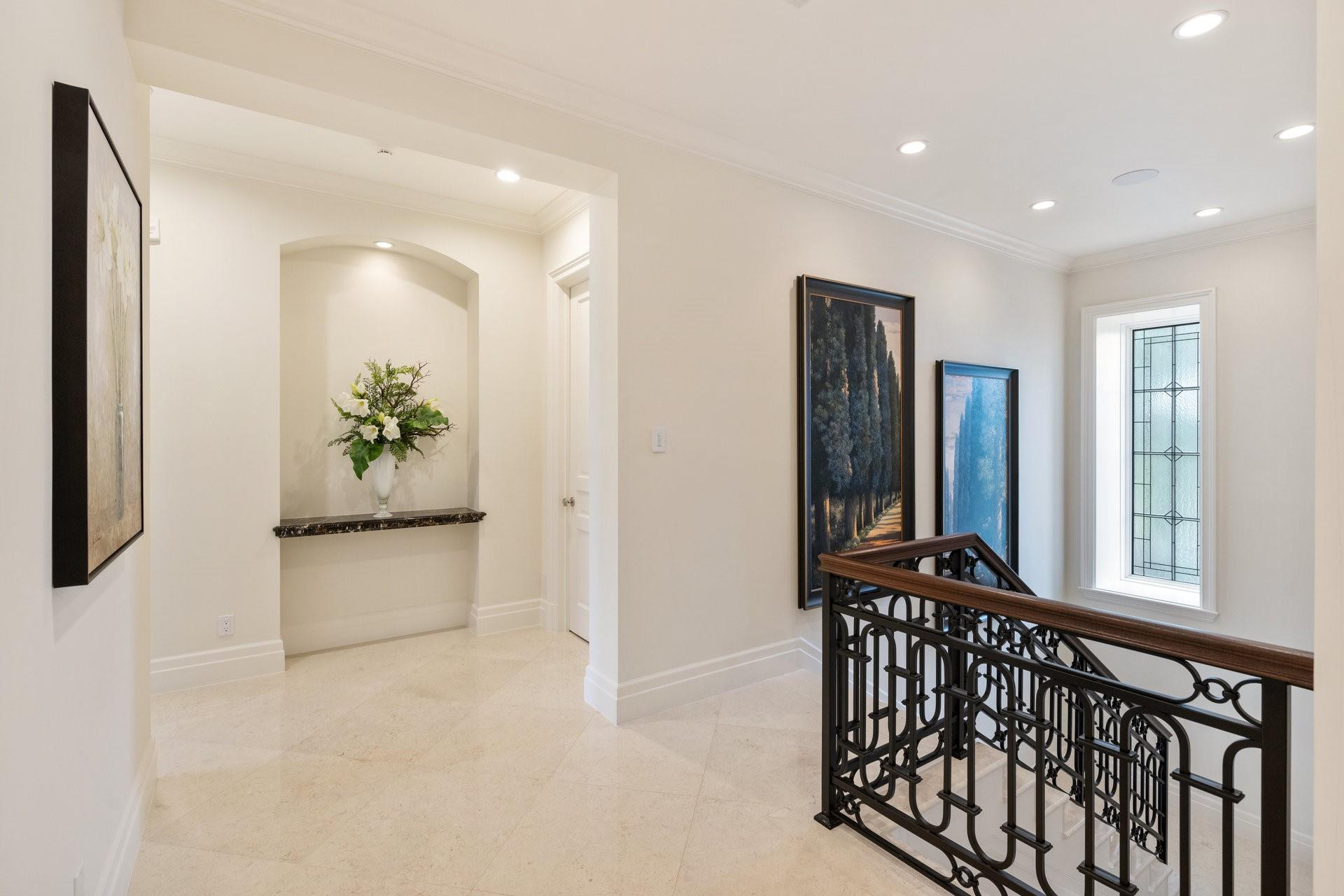 1011 Hillsboro Mile