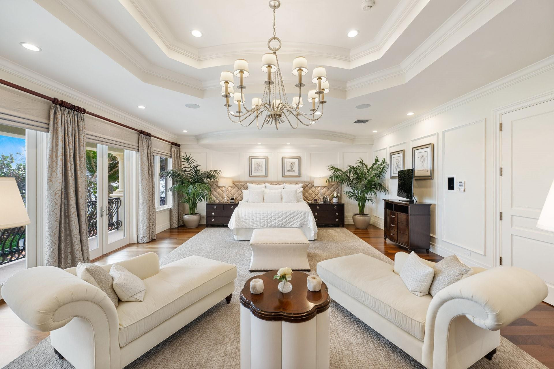 1011 Hillsboro Mile