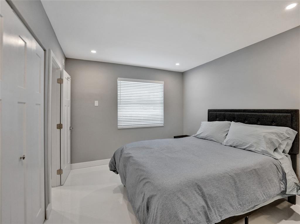 200 S Birch Rd 101