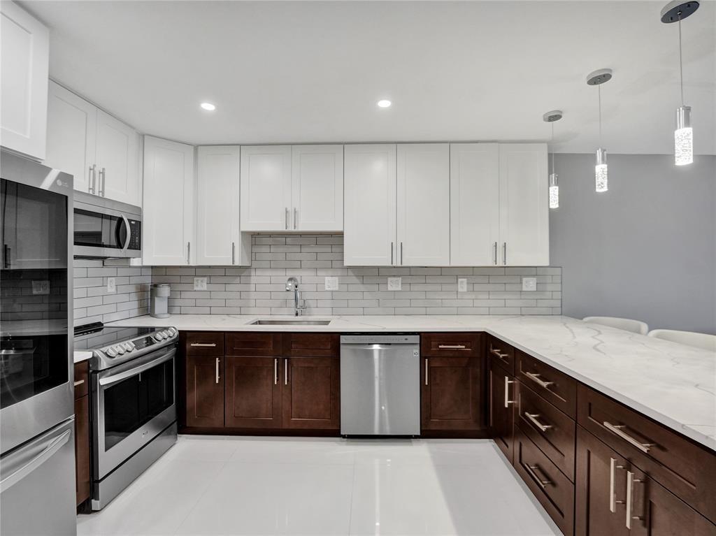 200 S Birch Rd 101