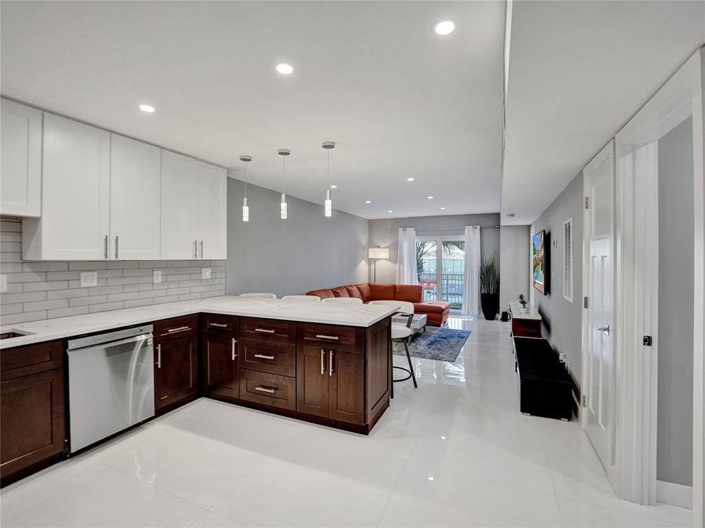 200 S Birch Rd 101