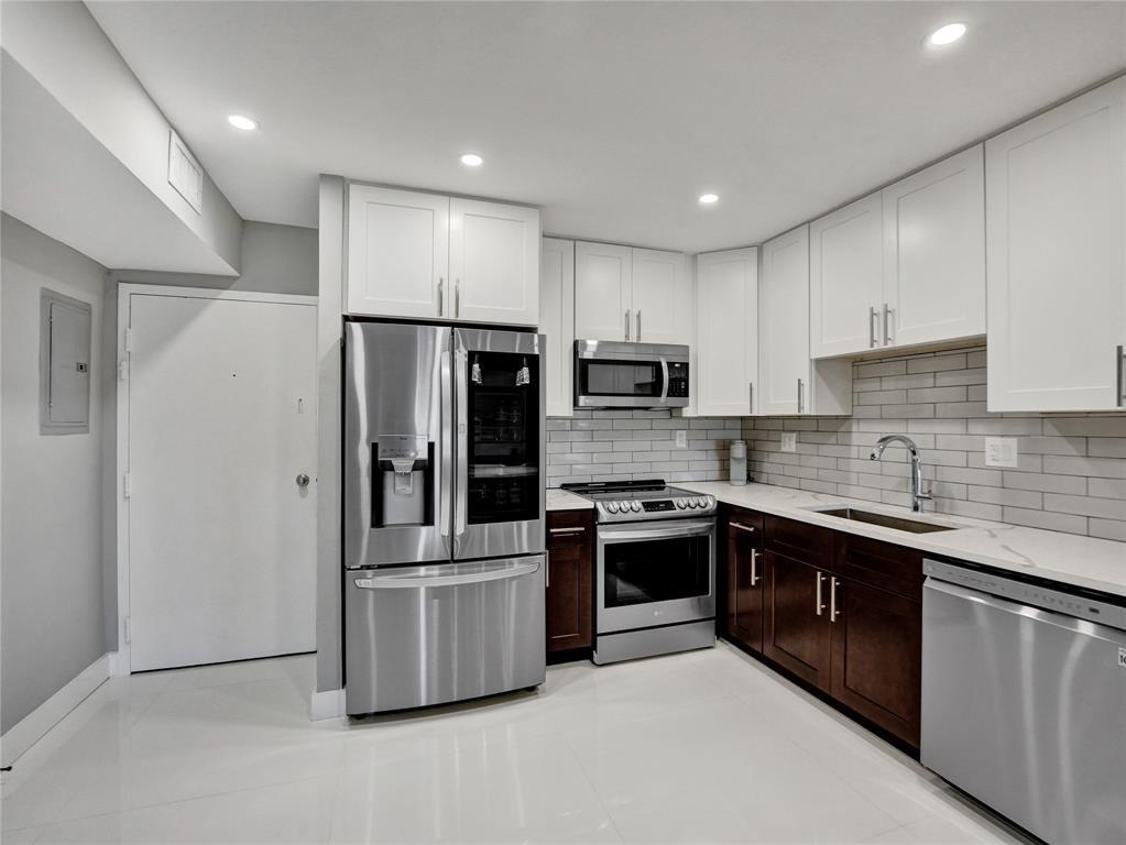 200 S Birch Rd 101