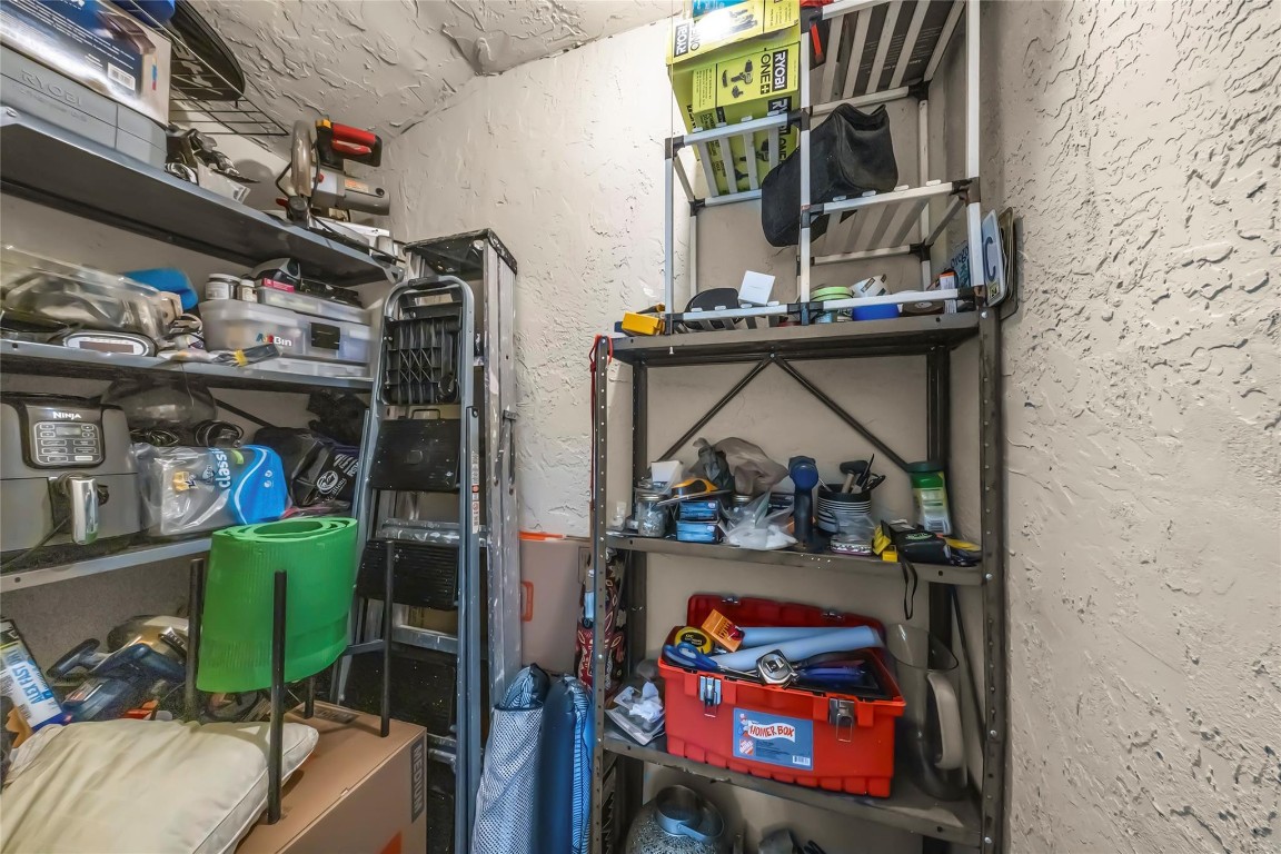 3005 N Oakland Forest Dr 302