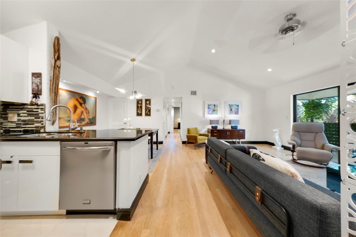 3005 N Oakland Forest Dr 302