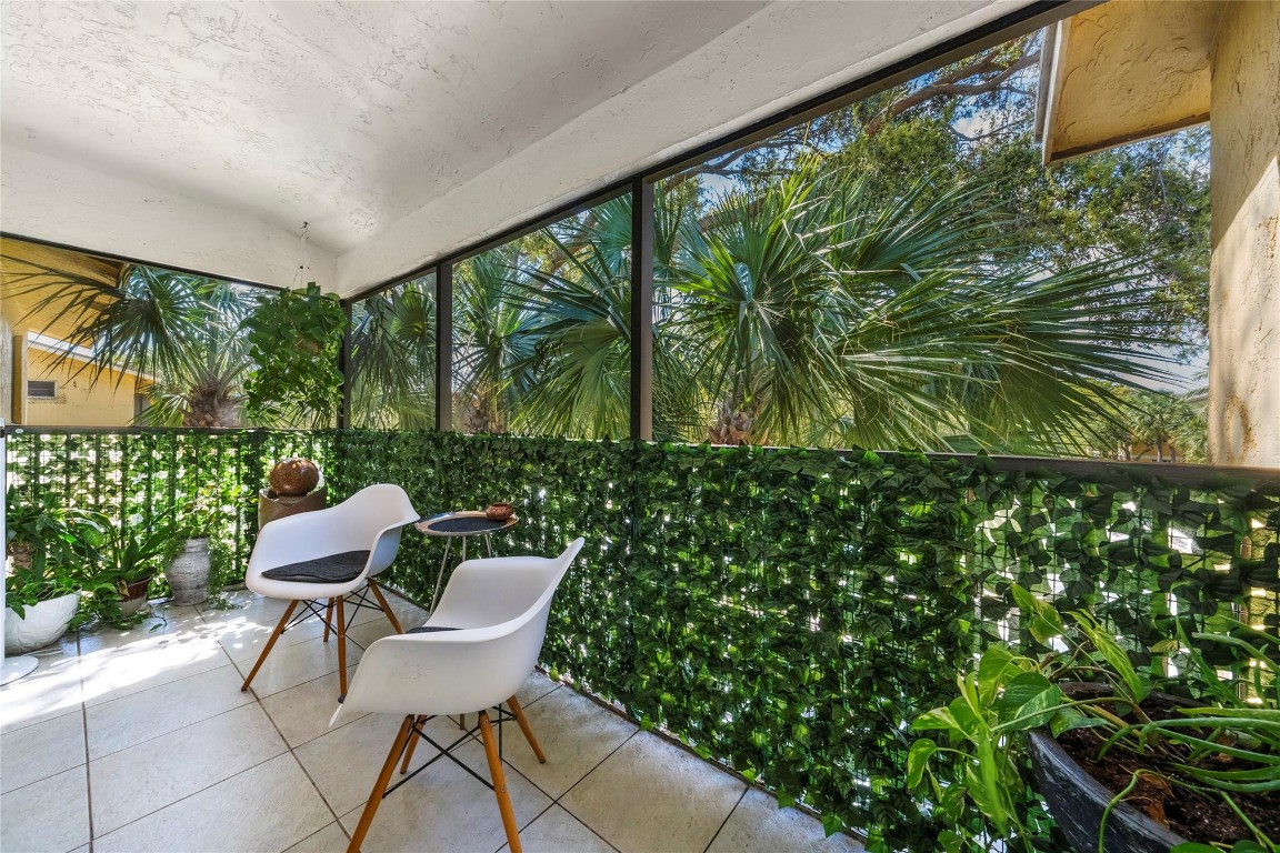 3005 N Oakland Forest Dr 302