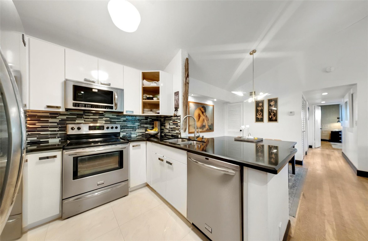 3005 N Oakland Forest Dr 302