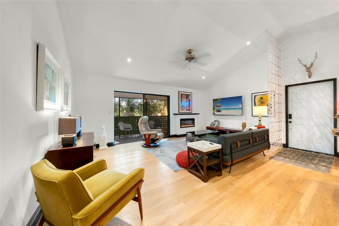 3005 N Oakland Forest Dr 302