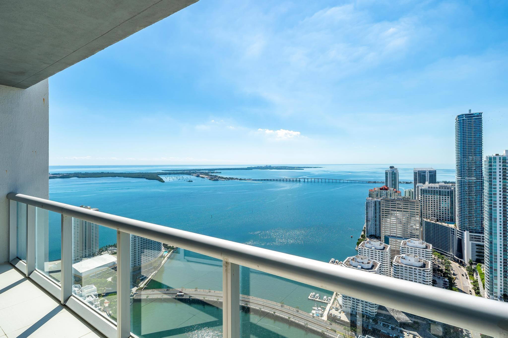 495 Brickell Ave 5605