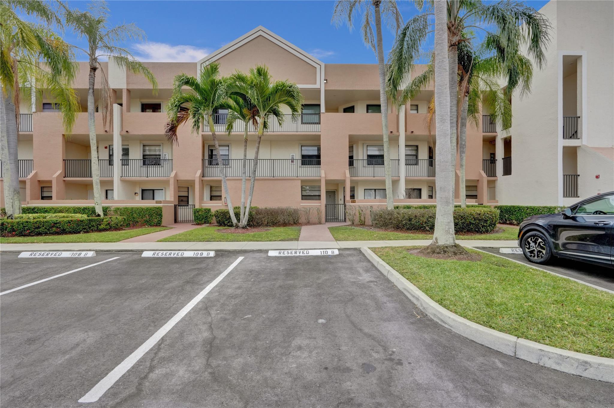 7218 Fairfax Dr 110