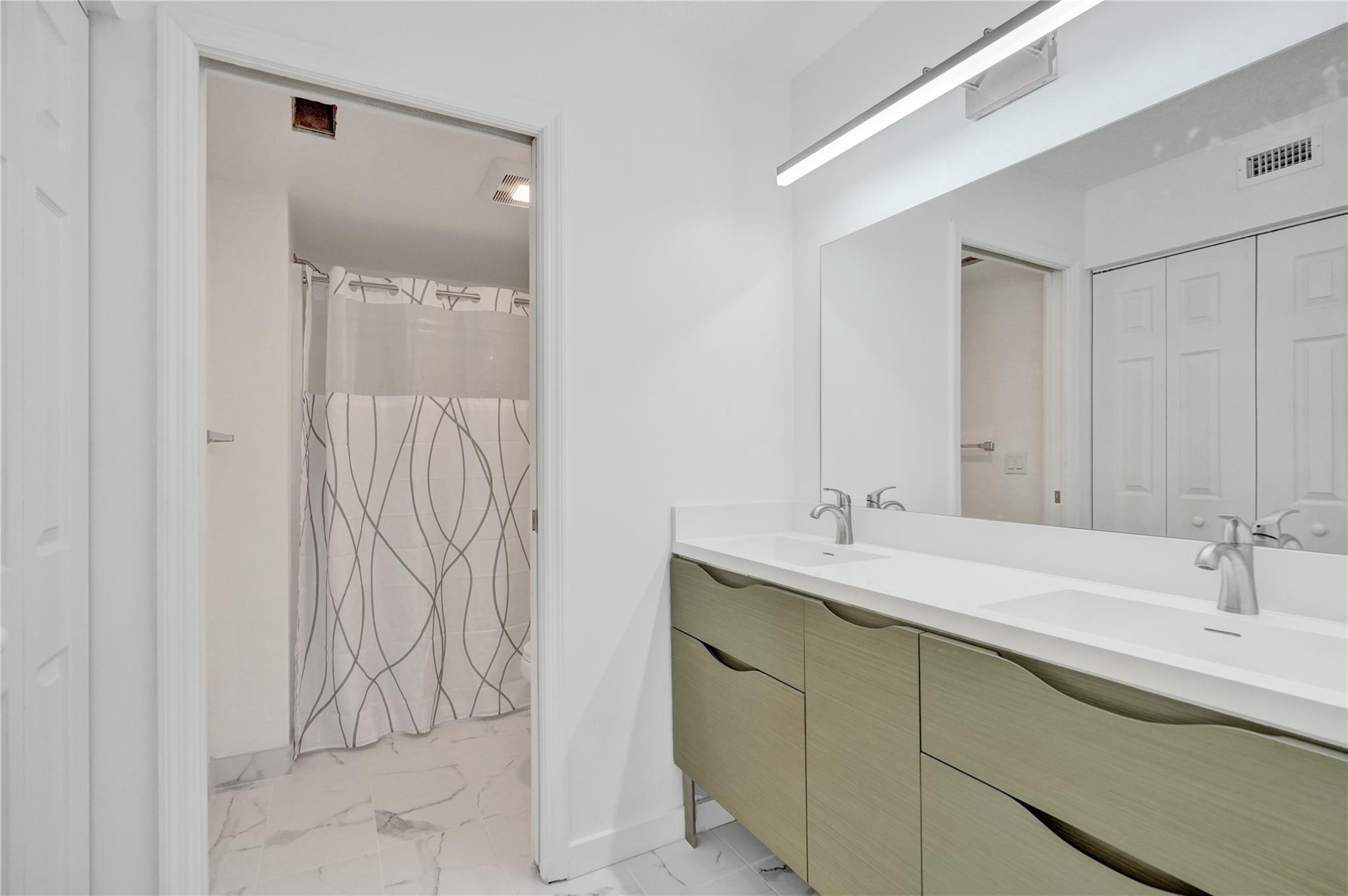 7218 Fairfax Dr 110