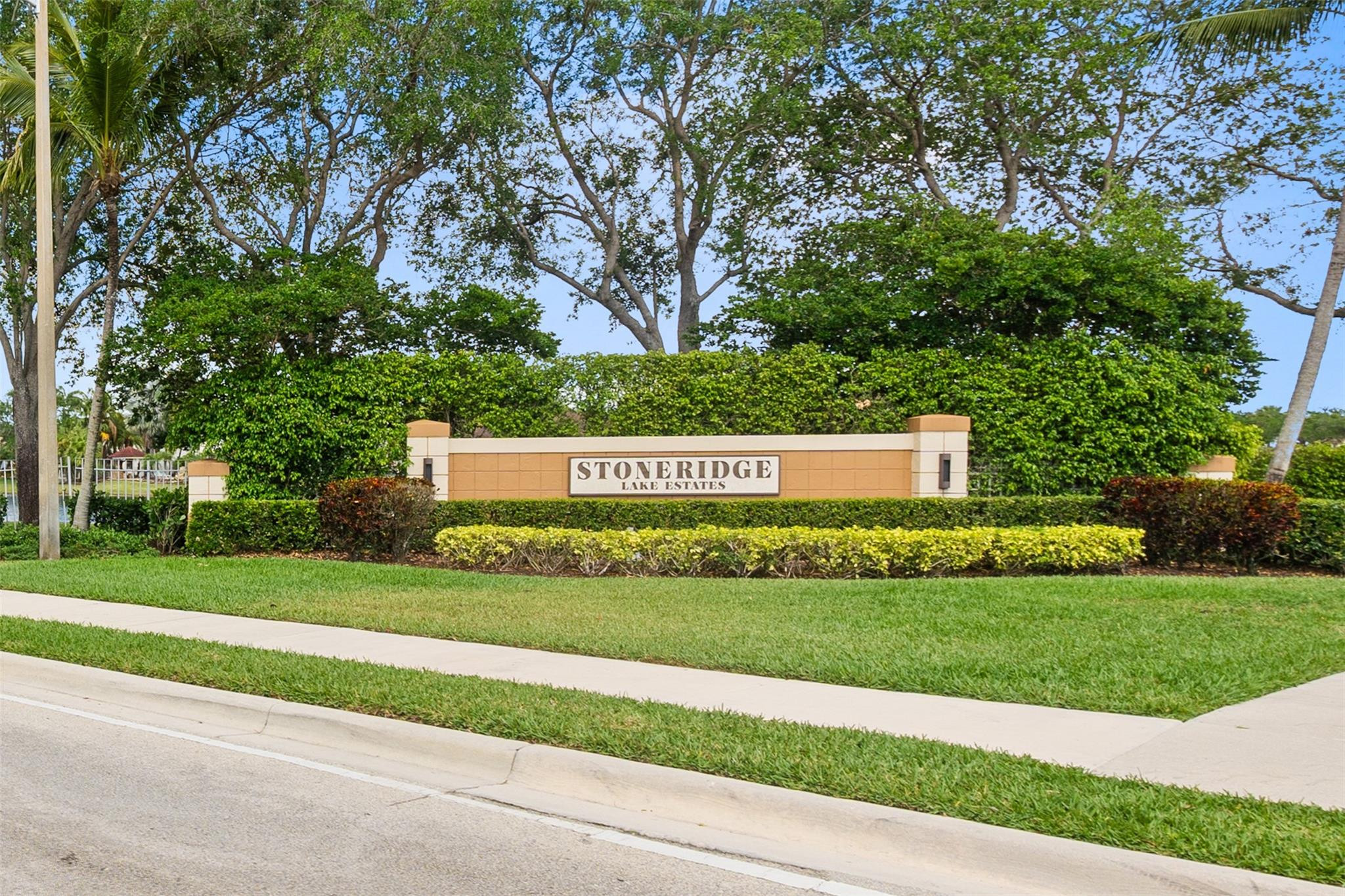 16483 Segovia Circle, Fort Lauderdale