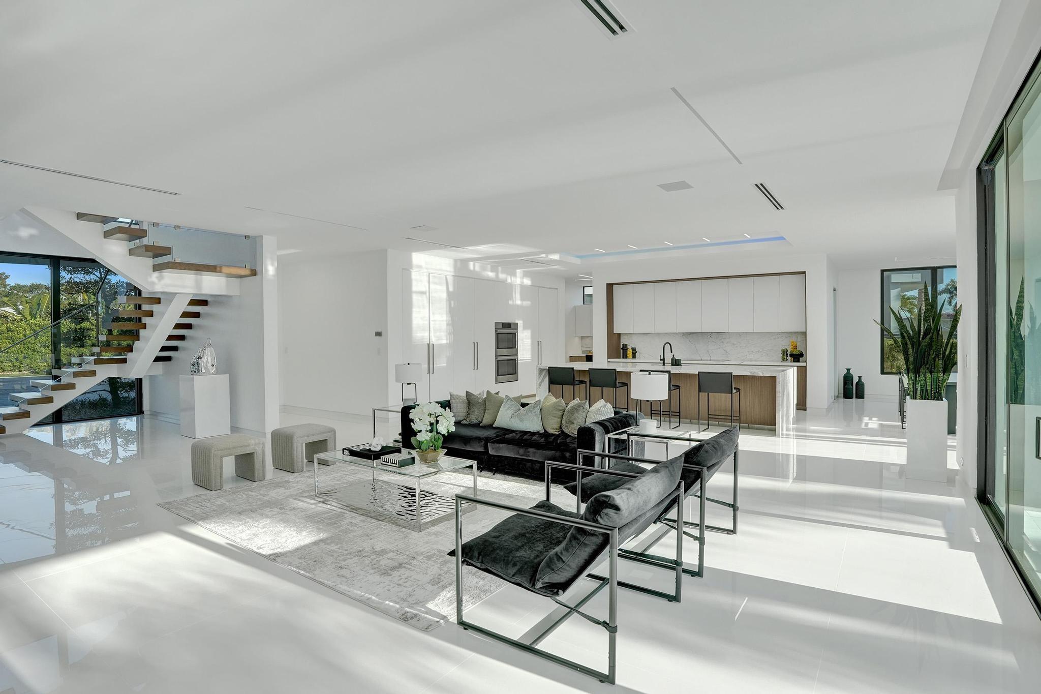 4232 E Tradewinds Ave