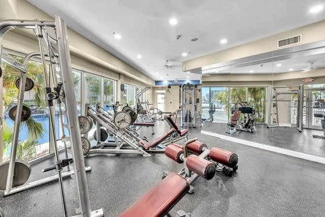 3340 NE 190th St 402