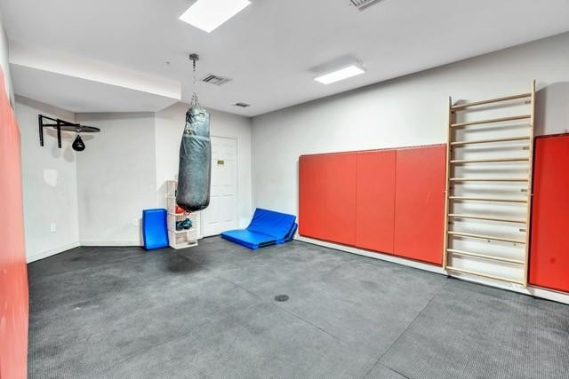 3340 NE 190th St 402