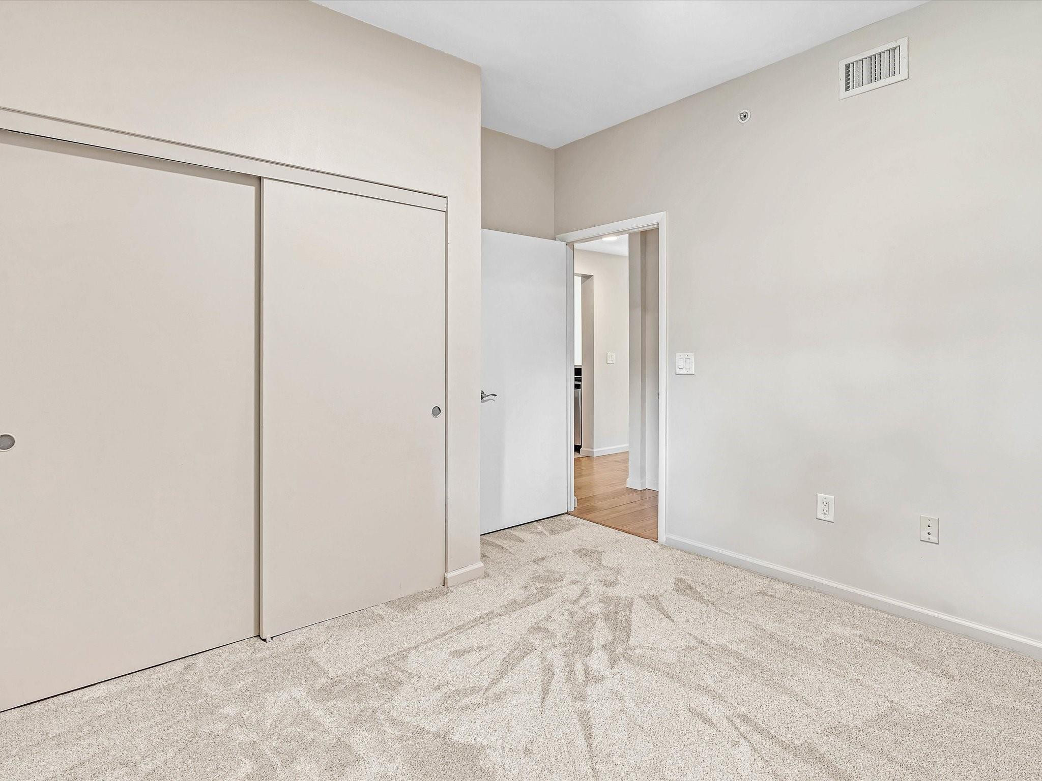 3340 NE 190th St 402